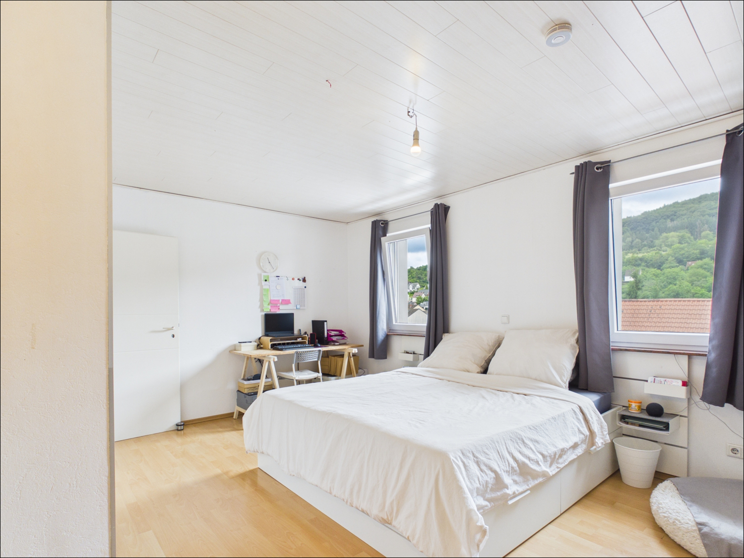 Schlafzimmer mit Ankleide
