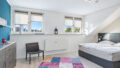 großzügiges Schlafzimmer