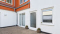 Vorderer Terrassenbereich/ Eingang (Einrichtungsbeispiel)