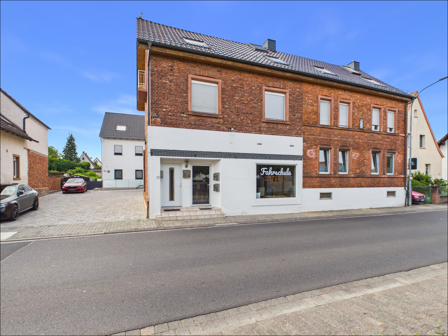 Straßenansicht